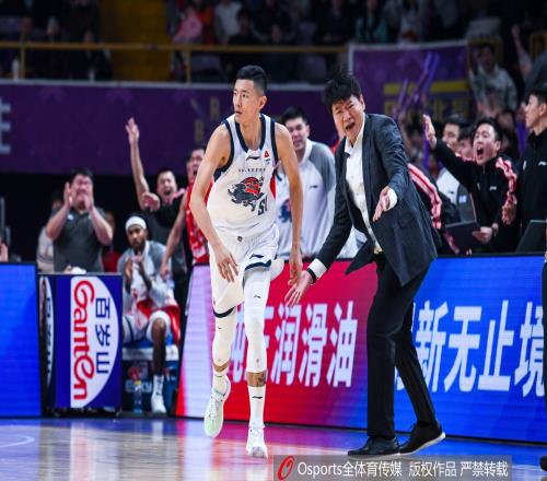 维斯塔潘四,总冠军连庄,红牛车队荣,皇冠,Crown,皇冠注册网址,皇冠app,皇冠官网,皇冠网站,皇冠下载